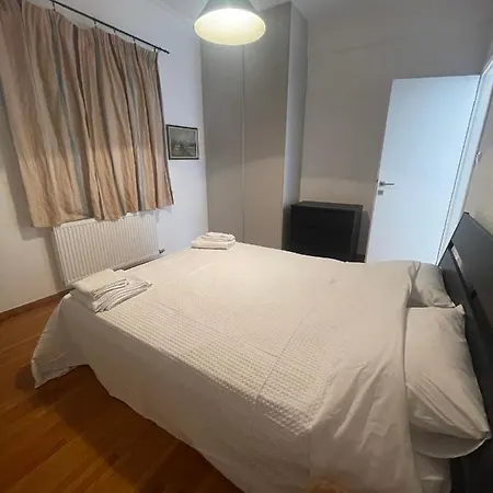 Pagrati Flat 7 *